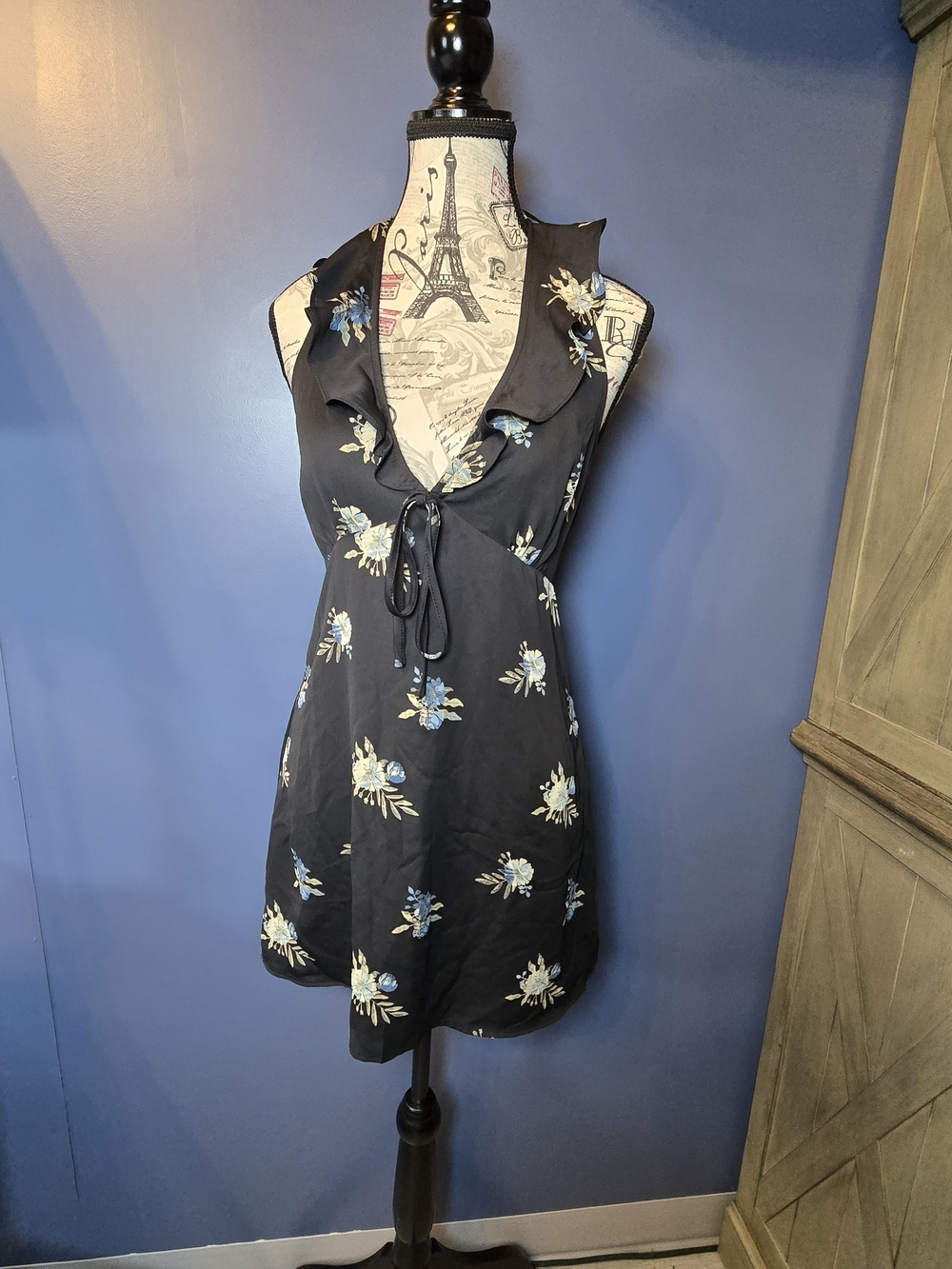 Honey Punch NWT Floral Mini Dress Womens S Black Ruffle Halter Tie Front